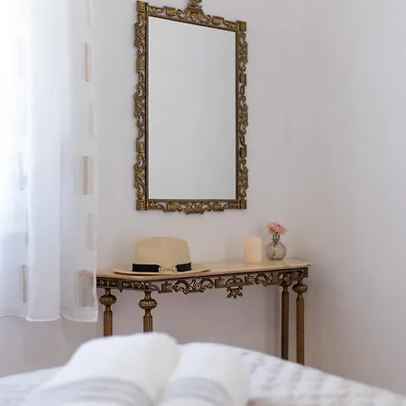 Treno, Luxurious With Jacuzzi And Sea-view Apartman Trogir