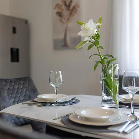 Apartman Treno, Luxurious With Jacuzzi And Sea-view *