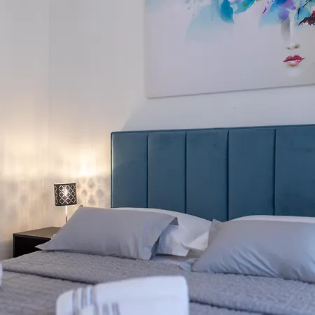 Apartman Treno, Luxurious With Jacuzzi And Sea-view Trogir