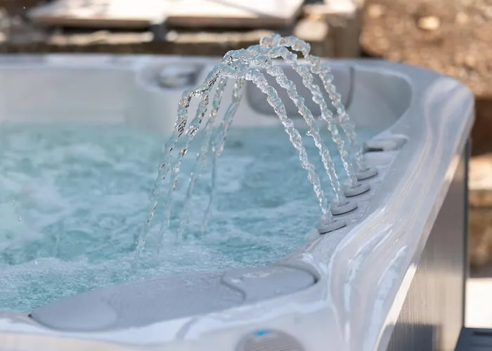 Treno, Luxurious With Jacuzzi And Sea-view