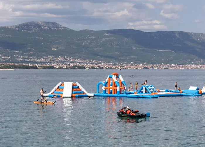 Treno, Luxurious With Jacuzzi And Sea-view Apartment *