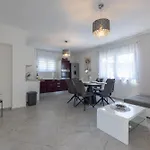 Treno, Luxurious With Jacuzzi And Sea-view Trogir