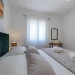 Treno, Luxurious With Jacuzzi And Sea-view Apartment *