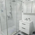 Apartment Treno, Luxurious With Jacuzzi And Sea-view