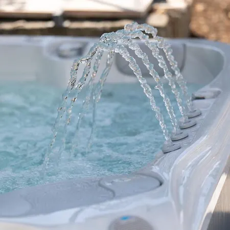 Treno, Luxurious With Jacuzzi And Sea-view