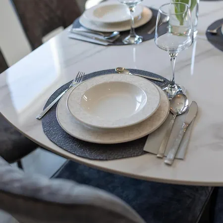 Treno, Luxurious With Jacuzzi And Sea-view تروغير