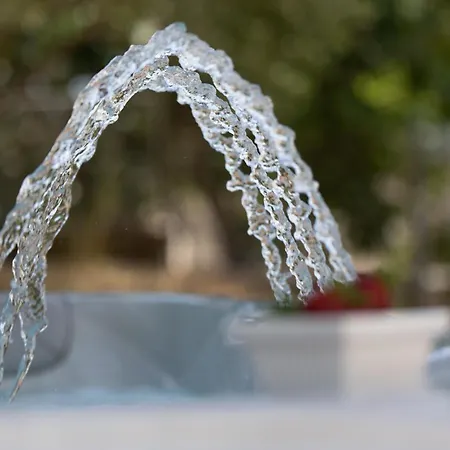 Treno, Luxurious With Jacuzzi And Sea-view شقة