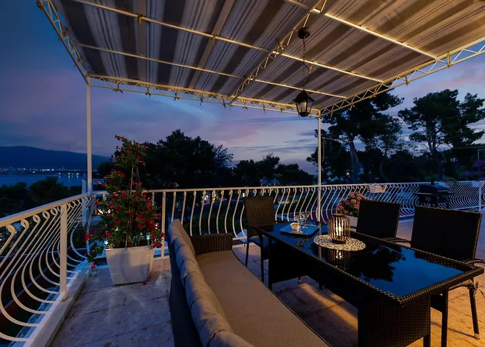 Apartmán Treno, Luxurious With Jacuzzi And Sea-view Trogir