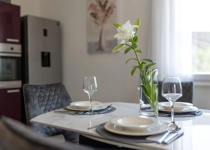 Apartmán Treno, Luxurious With Jacuzzi And Sea-view *