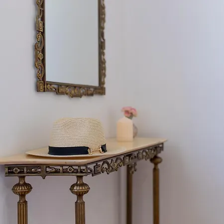 Treno, Luxurious With Jacuzzi And Sea-view Apartment *