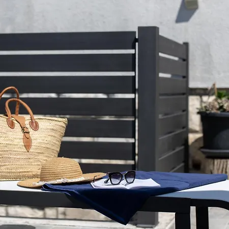 Treno, Luxurious With Jacuzzi And Sea-view * Trogir