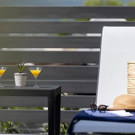 Treno, Luxurious With Jacuzzi And Sea-view Trogir