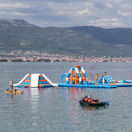 Treno, Luxurious With Jacuzzi And Sea-view Apartment *