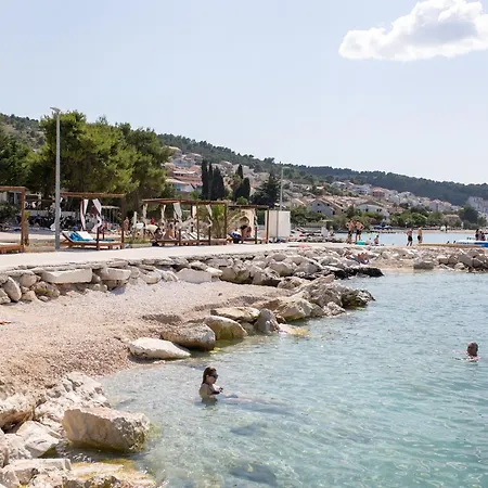 Apartment Treno, Luxurious With Jacuzzi And Sea-view *